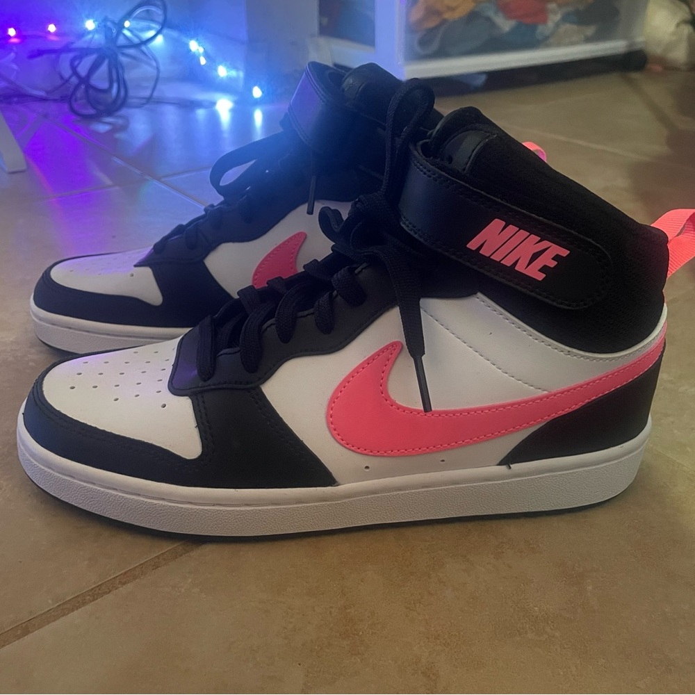 Brand new kid/woman Nike dunks